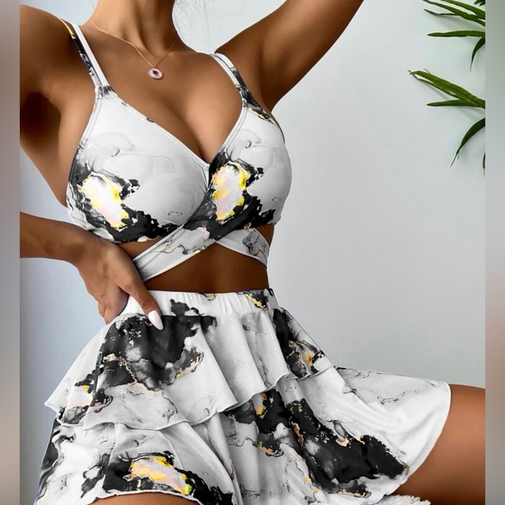 NWOT 3 Piece Marble Bathing Suit Size Large (8/10)